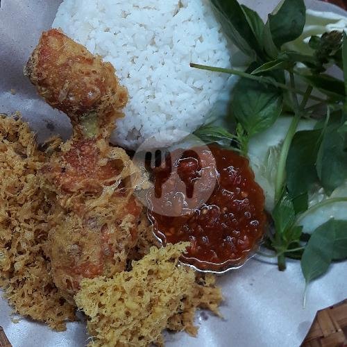 Bebek Kremes Tanpa Nasi menu Kremes Mbak Tutut Ngijo, Karangploso
