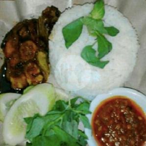 Nasi Ayam Bakar Madu + Tahu +Es Teh menu Ayam Bakar DKT 12A, Dukuh Kupang