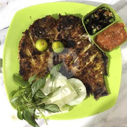 Review Restoran Lalapan Mbak Fina: Pengalaman Makan Memuaskan di Lowokwaru Malang