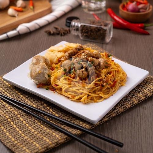 MD NYEBELIN menu Mie Djoetek, Ngronggo