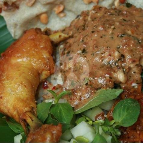 Nasi Rames (Ayam) menu Nasi Pecel Kedai Ibu Reta, Jl. Panglima Sudirman 274