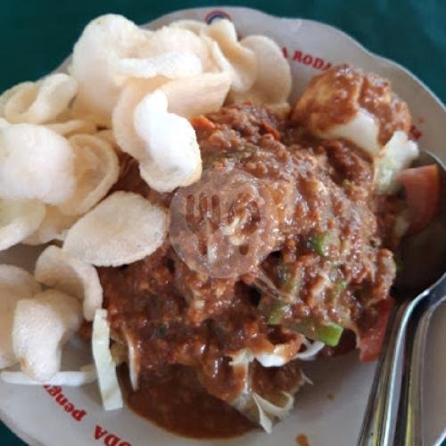 Ketupat menu Lotek Pandega Putri, Depok