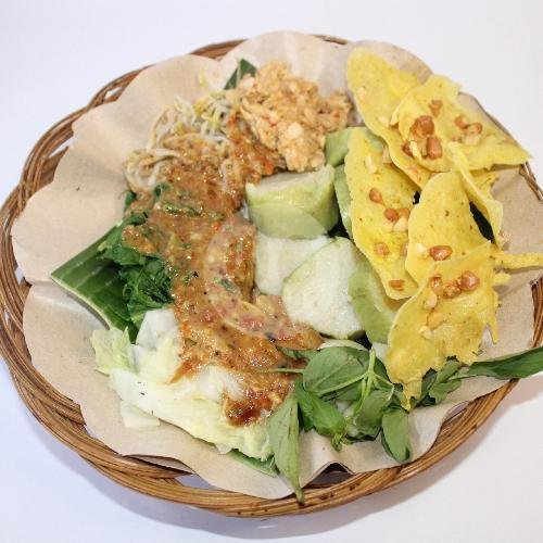 Lontong Pecel menu Pecel Kediri Buk Gik, Ngagel Rejo Kidul