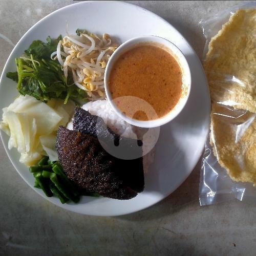 Nasi Pecel Bandeng + Kerupuk Gendar menu Nasi Pecel Madiun Balqis Food, Danau Limboto