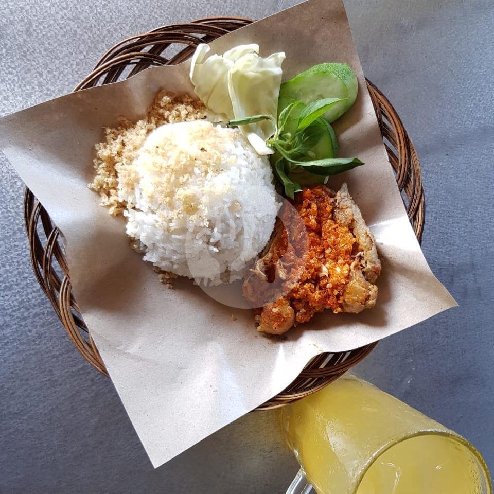 Bro 5 (ayam + telur) menu Warong Penyetan 