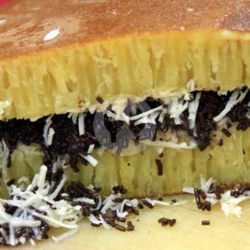 Original Keju Kacang Coklat menu Martabak Gendut Dawuan, Tengah Tani