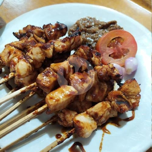 Review Sate Tegal Kambing Muda Hj Muthmainah: Pengalaman Kuliner yang Memuaskan di Bandung