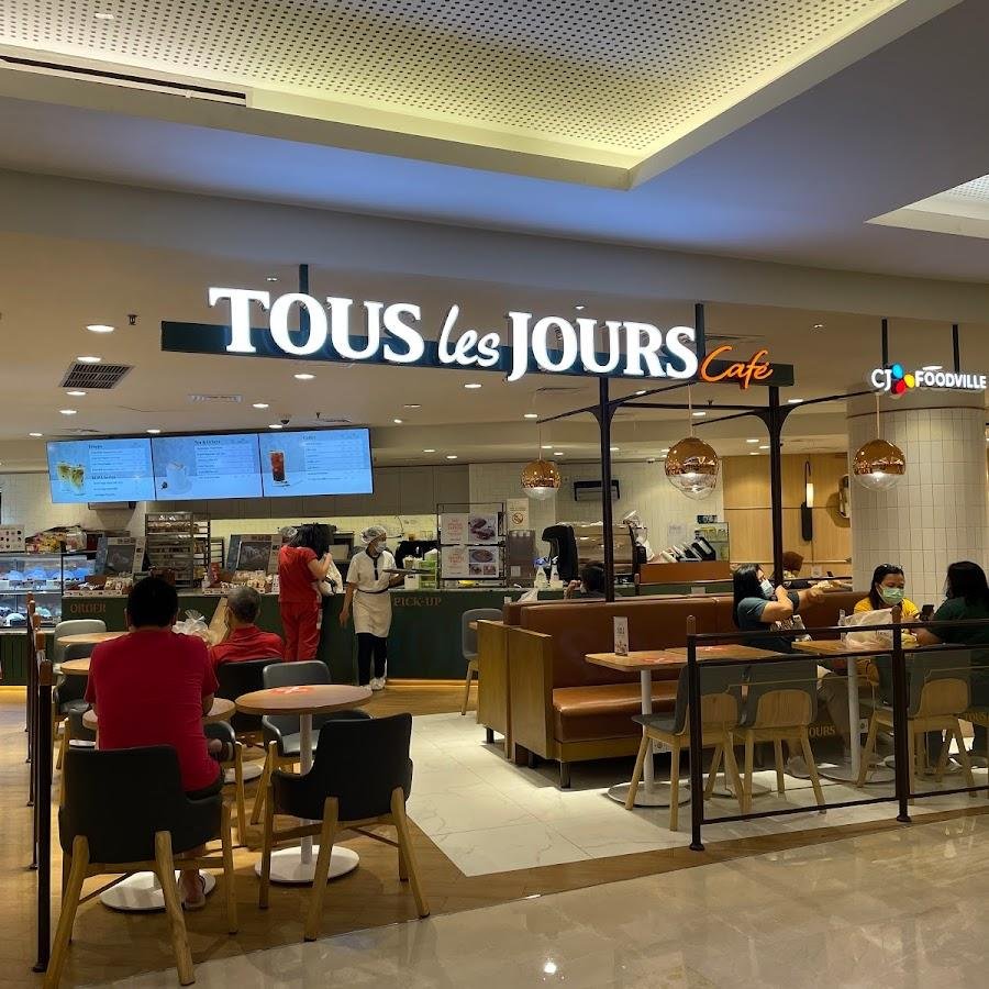 TOUS les JOURS, Tunjungan Plaza