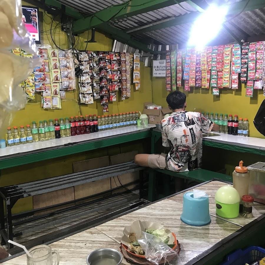 Warung Wader Penyetan, Menanggal