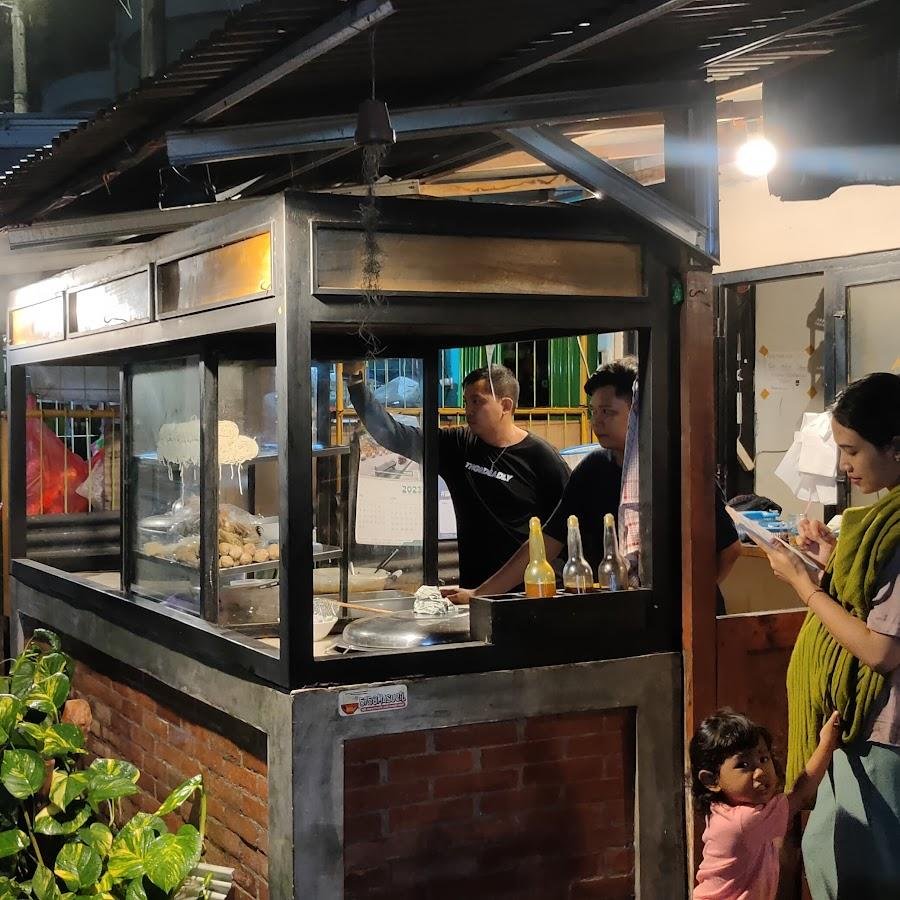 Mie Ayam Ceker Dan Bakso Urat 5758, Terban