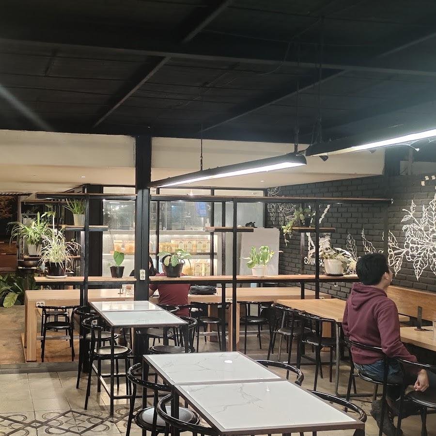 Kopikitaku, Pahlawan