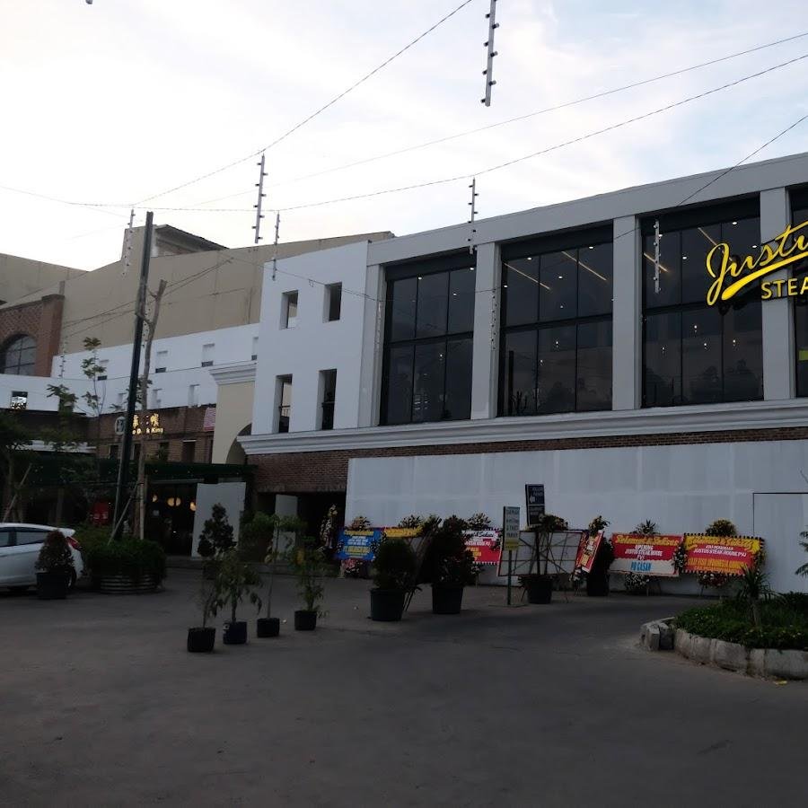 Justus Steak House, Paris Van Java
