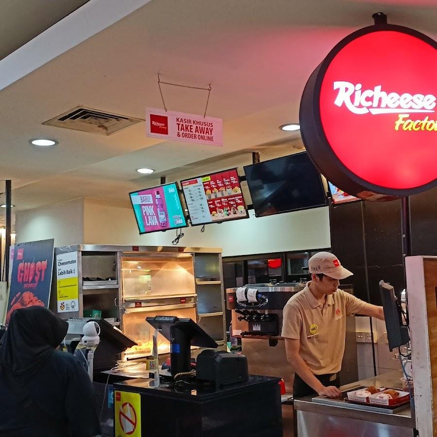 Richeese Factory, Mall Ambassador