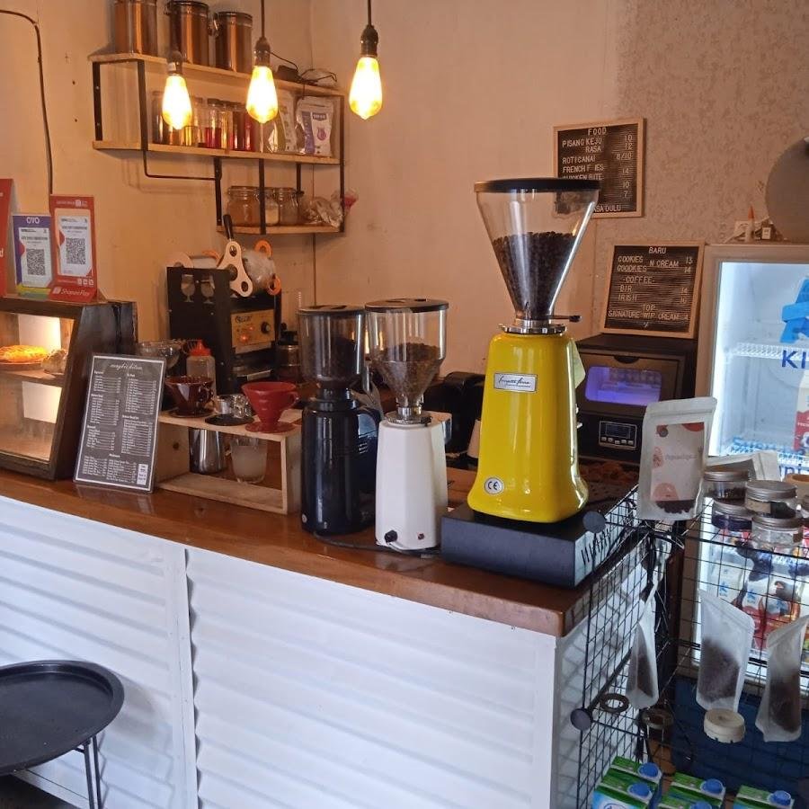 Kedai Kopi CangkirHitam, Babakan Cianjur