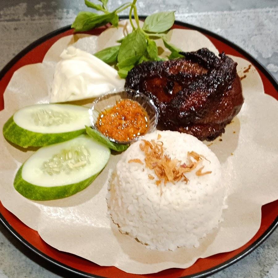 Ayam & Bebek Nasi Uduk Dua Putra, Mojosongo