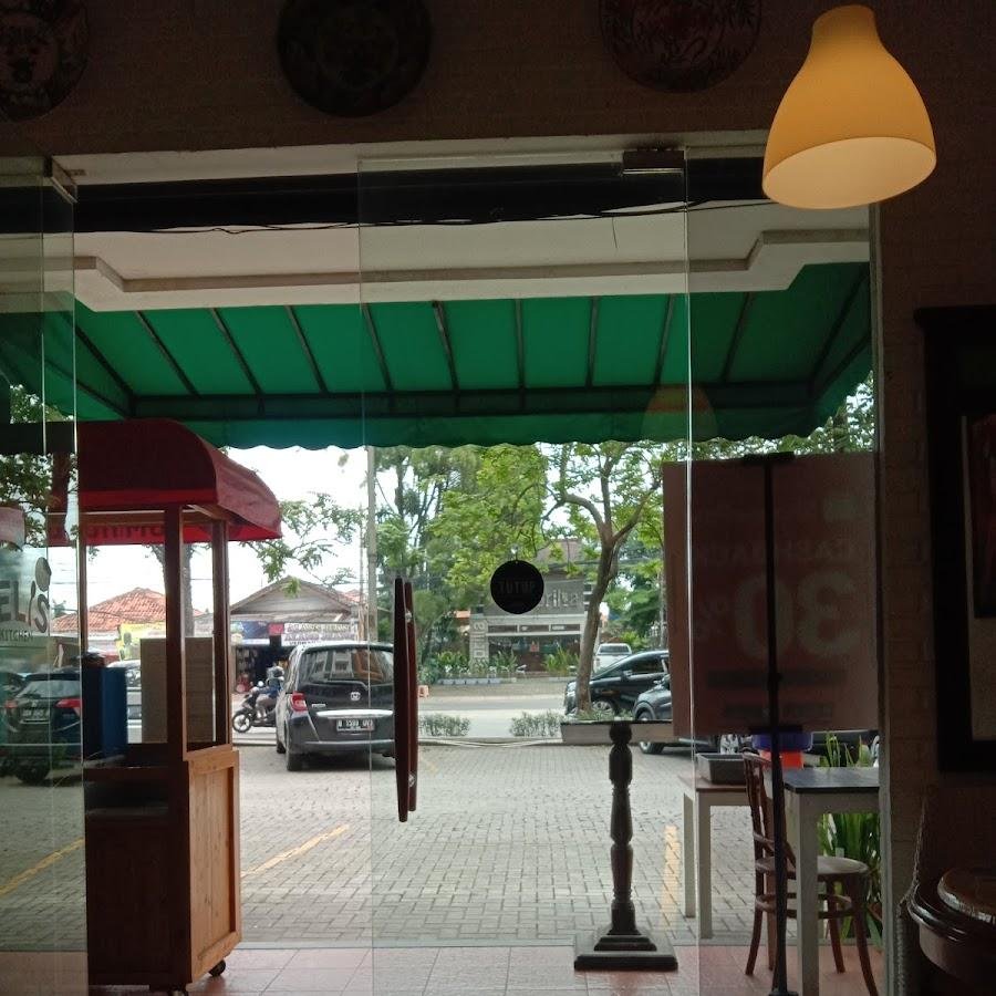 Felis Kitchen