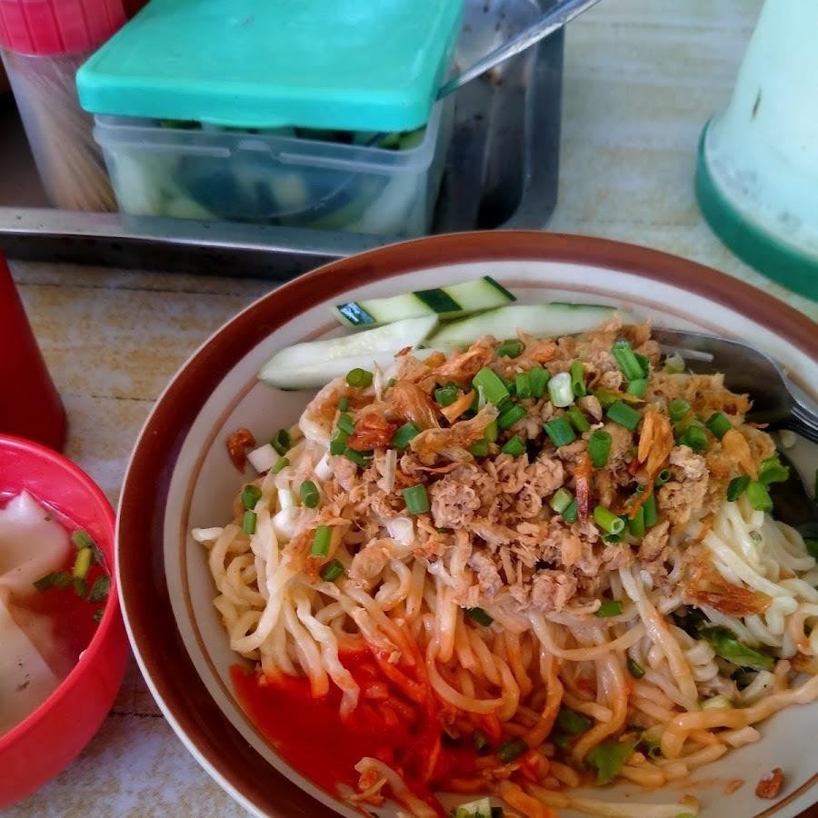 Pangsit Mie Ayam Jakarta sidomoro Pak Yanto, Tambak Jati