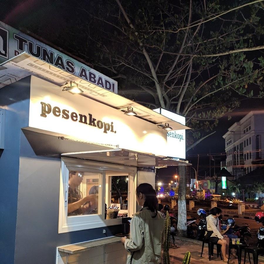 Pesenkopi, Alun-Alun Jember