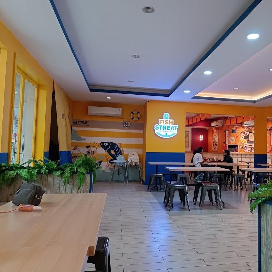 Fish Streat, Tebet