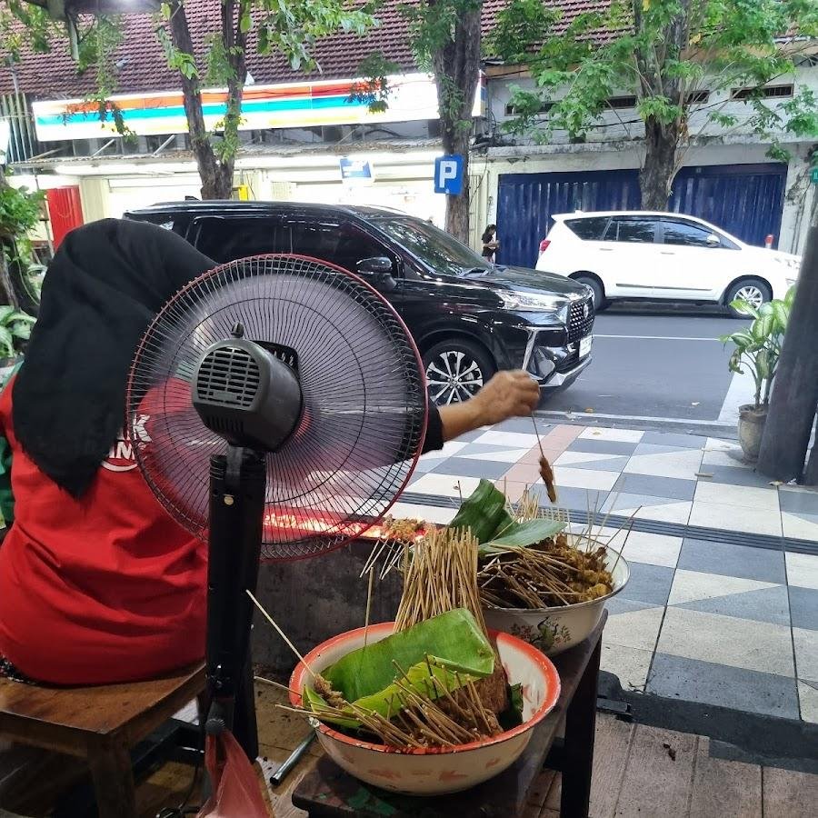 Sate Klopo Ondomohen Bu Asih