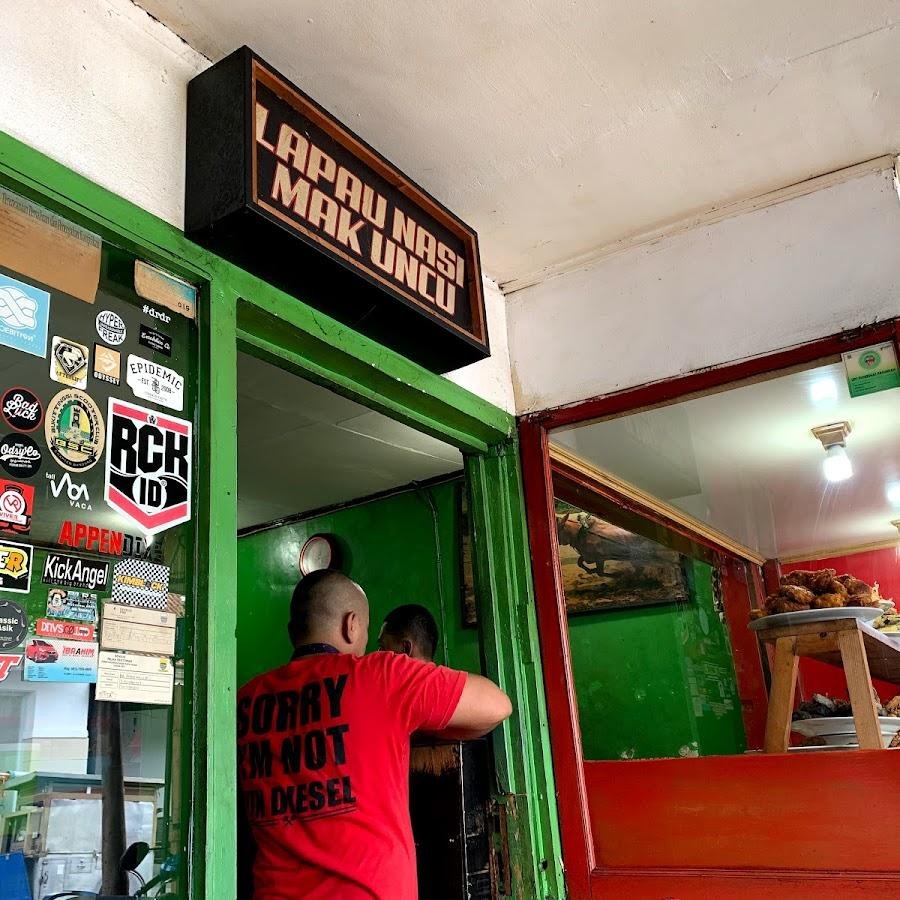 Lapau Nasi Mak Uncu, Dalem Kaum