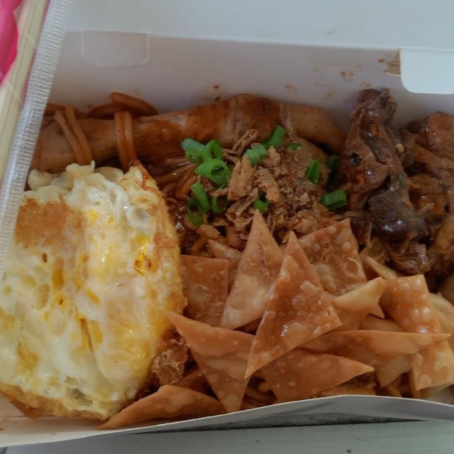 Seblak Hr2 Jajanan Aqila (Kedai Bola), Gang Karya Bakti 8