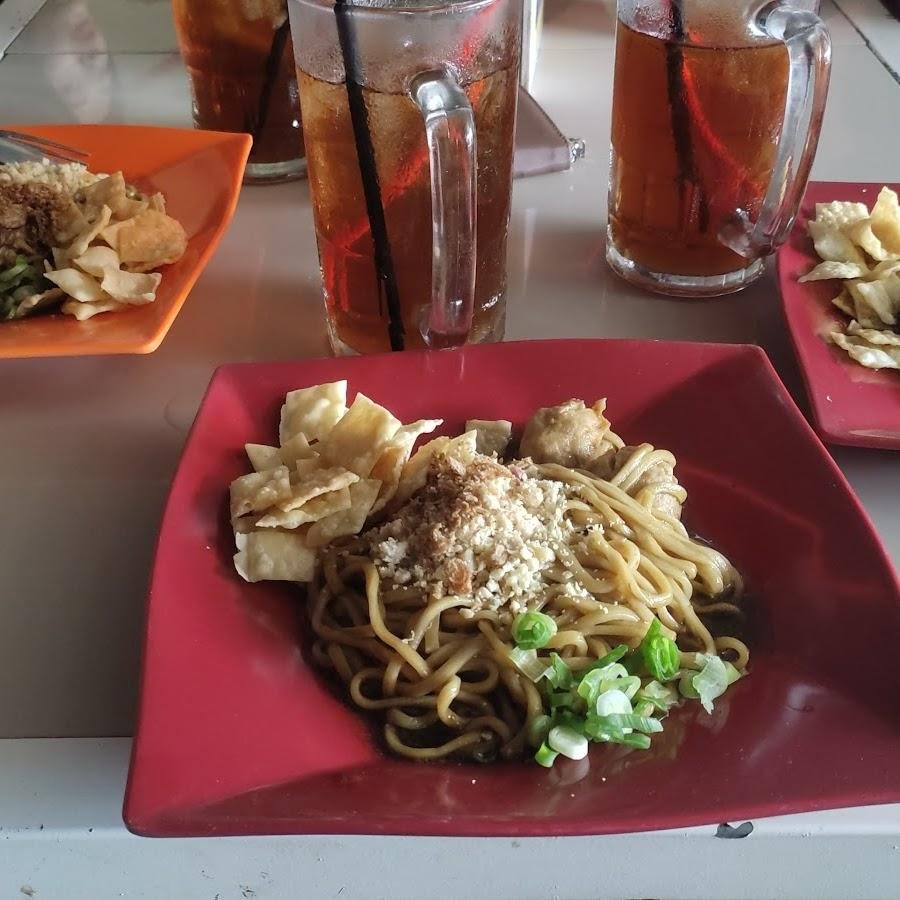 Mie Red Dragon, Comal