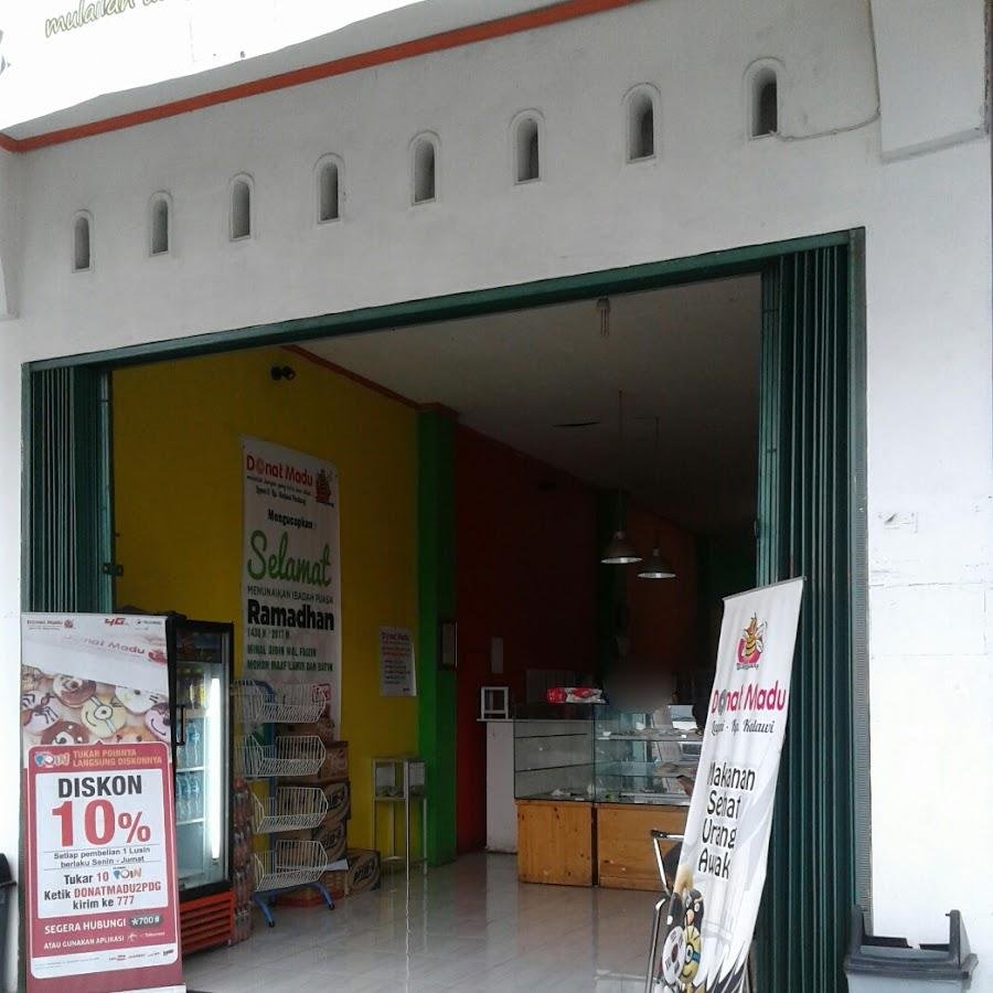 Donat Madu, Kampung Kalawi
