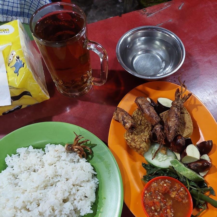 Pecel Lele Sambel Gledek, Jati Petamburan