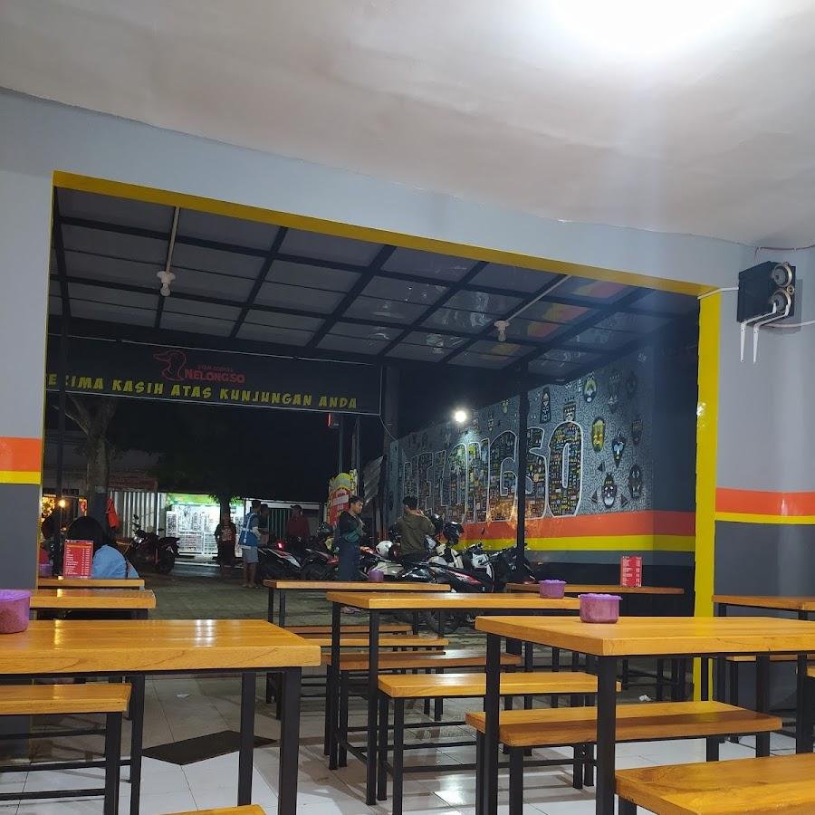 Ayam Goreng Nelongso, Pakis