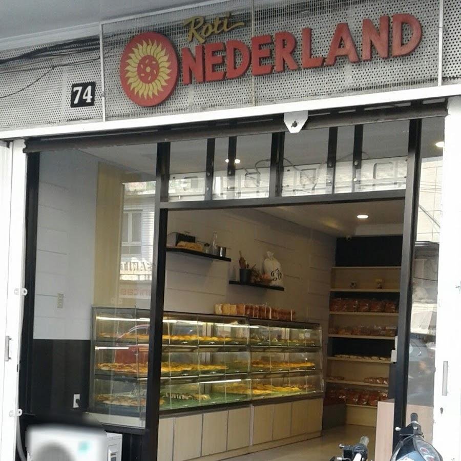 Nederland Bakery, Pasuketan