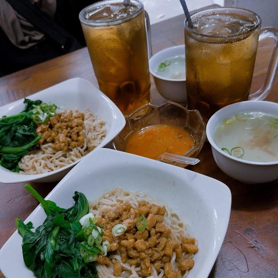 Mie Ayam Jakarta & Bakso Galaxy, Sutopo