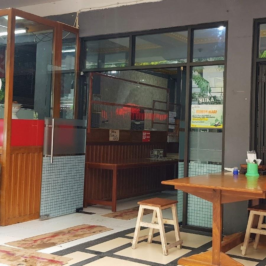 Lapau Padang Parmato Bundo, Madiun
