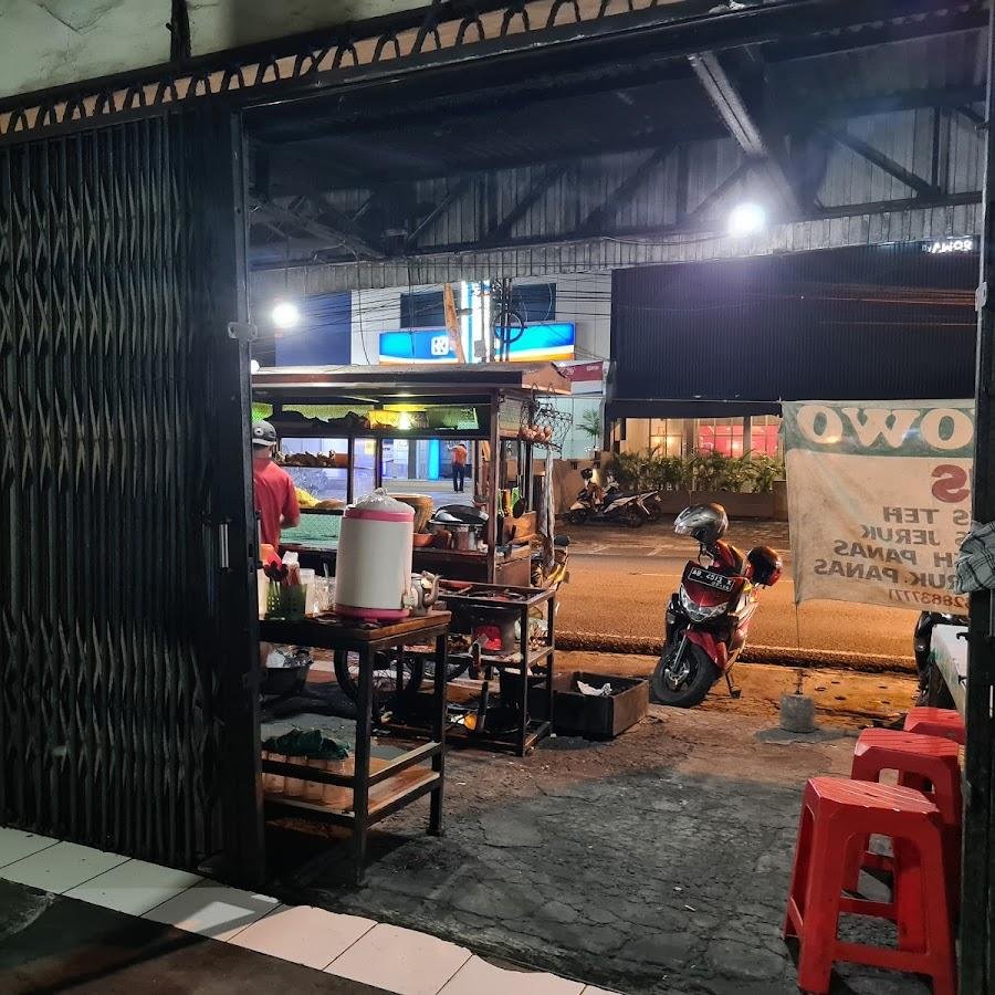 Bakmi Jowo Pak Sriyanto Kumis, Palagan