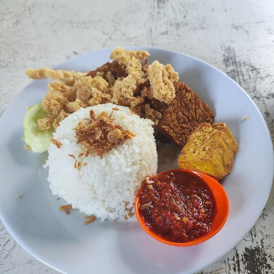 Ayam Presto Novi, Kampung Dalam