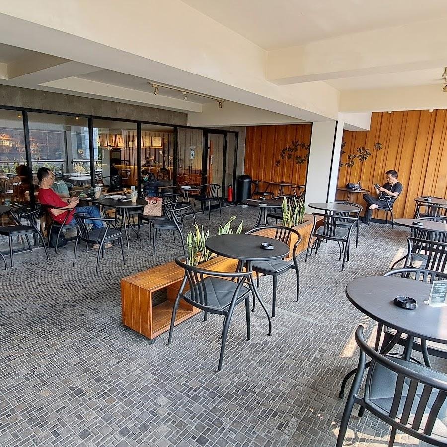 Starbucks, Tanjung Duren