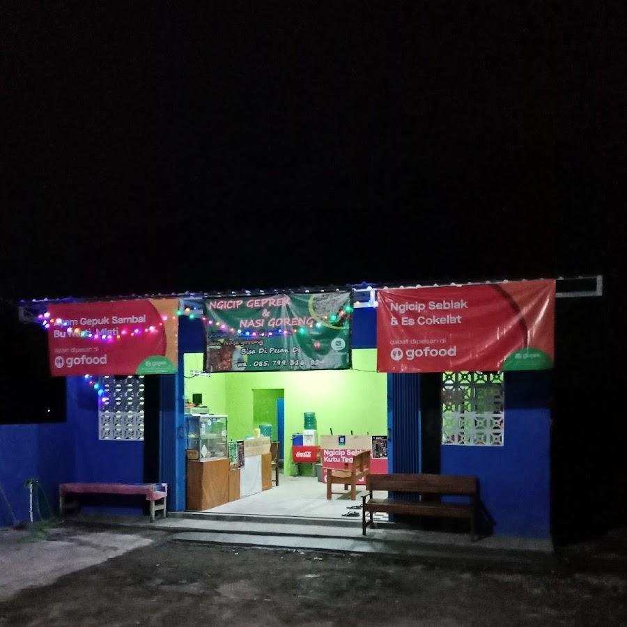 Ngicip Seblak, Baso Aci & Es Cokelat, Sinduadi