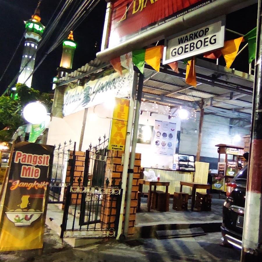 Donat Qizz Store, ITS