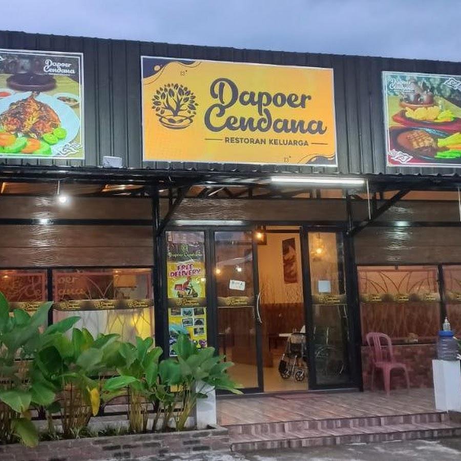 Dapoer Cendana, Arumsari