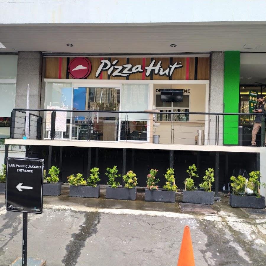 Pizza Hut Ristorante, Menara Cakrawala