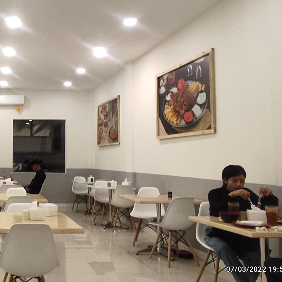 Emados Shawarma, Ujung Berung