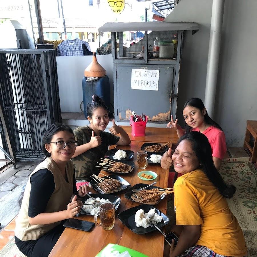 Yam Go (Ayam Goenting) Ayam Katsu Dan Steak Ayam, Depok