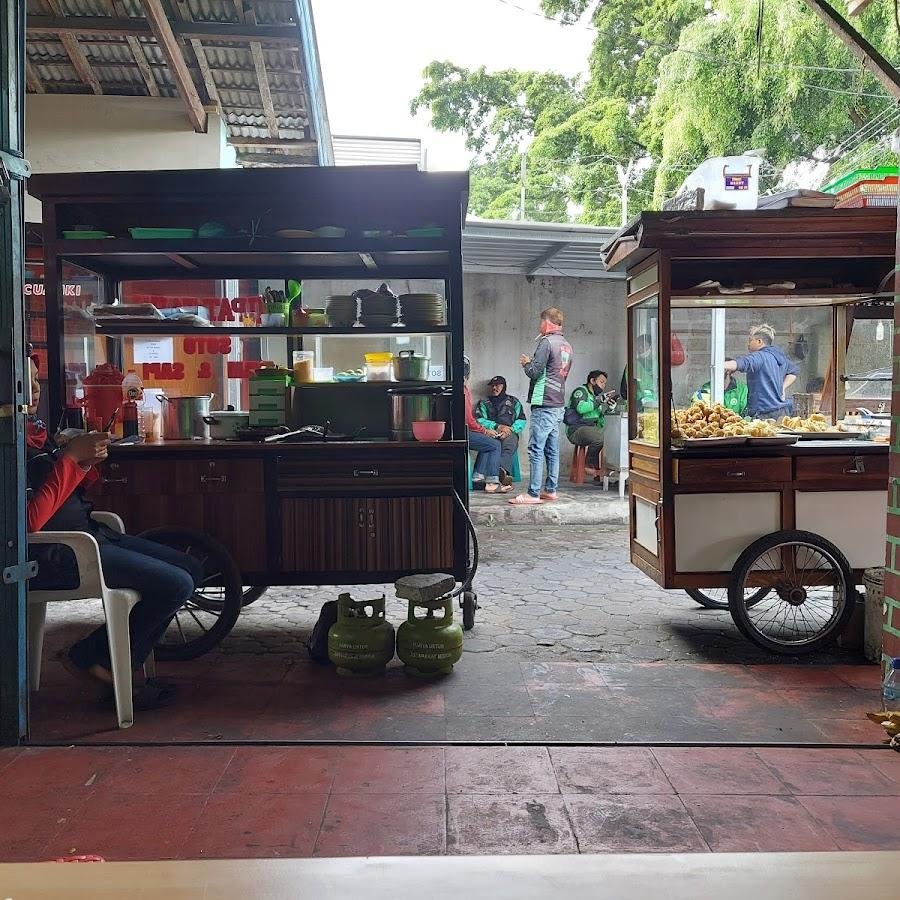 Bubur Ayam dan Nasi Uduk KPAD, Pak Gatot Raya