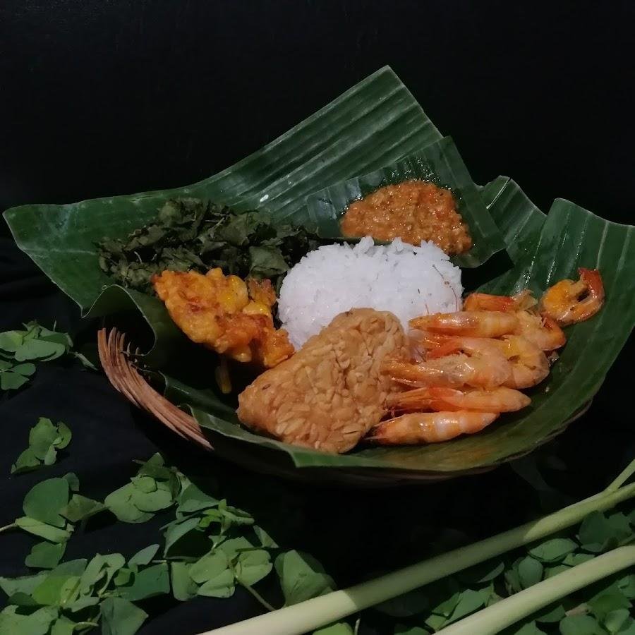 Sego Semanggi Mbok Rewel, Gandrung