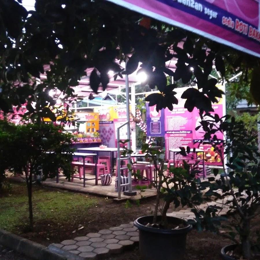 Kedai Es Buah Salju RIDHO, Lamper