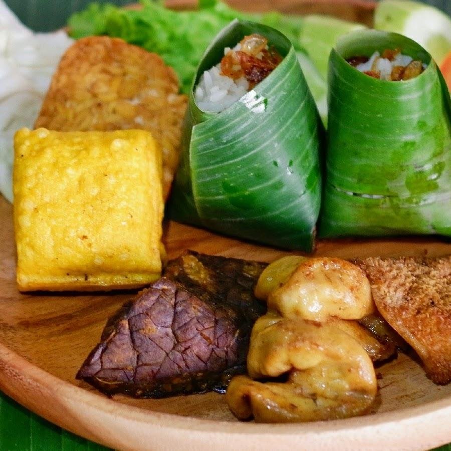 Kedai Zainal Fanani 1967, Radio Dalam