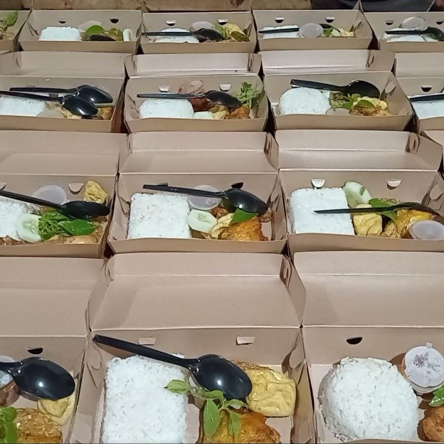 Bu Yuyun Nasi Kuning & Nasi Uduk, Banyuwangi