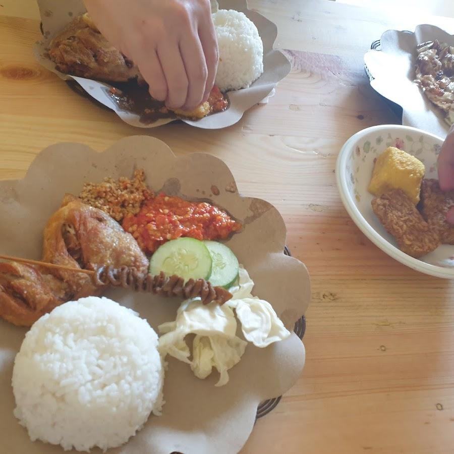 Ayam Gepuk Pak Gembus, Astana Anyar
