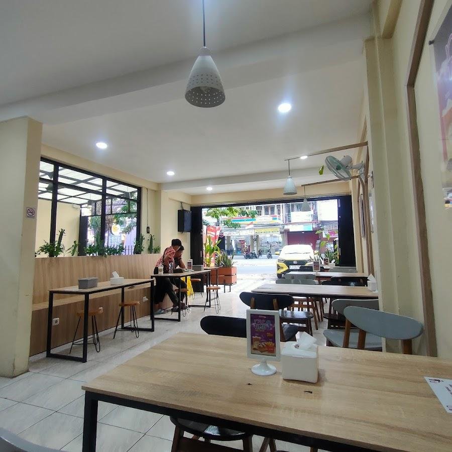 Sabana Plus, Pondok Kelapa