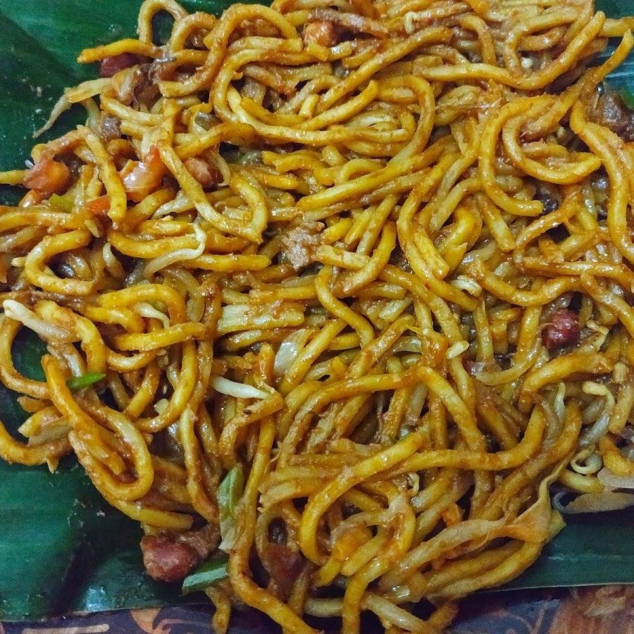 Mie Aceh Joe, Sebelah Dieler Yamah
